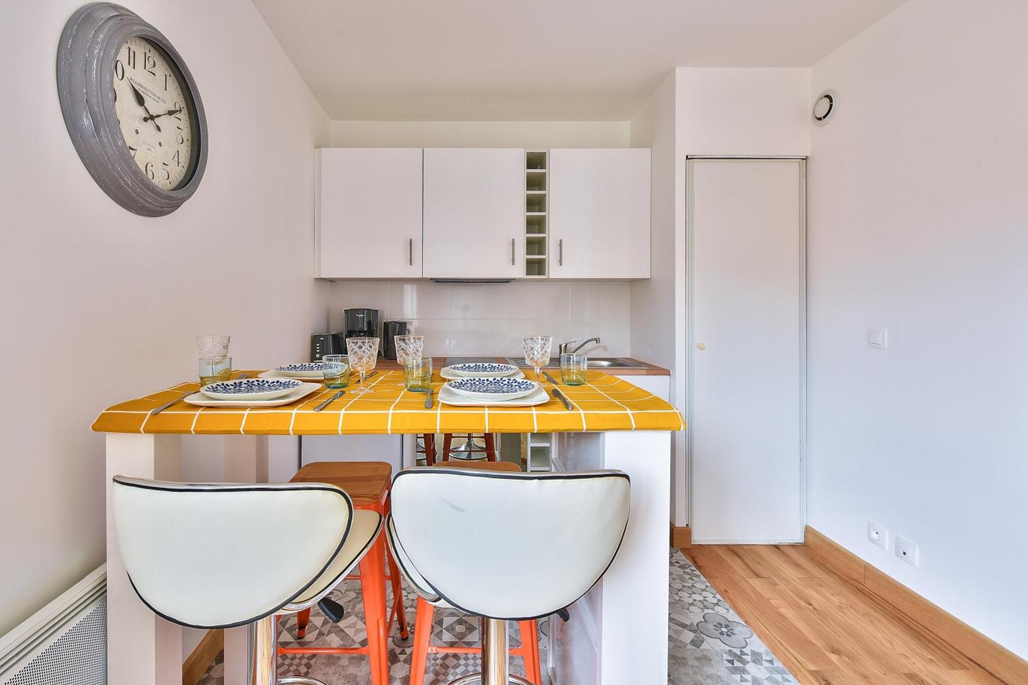 Budget Studio- The River Seine Apartment