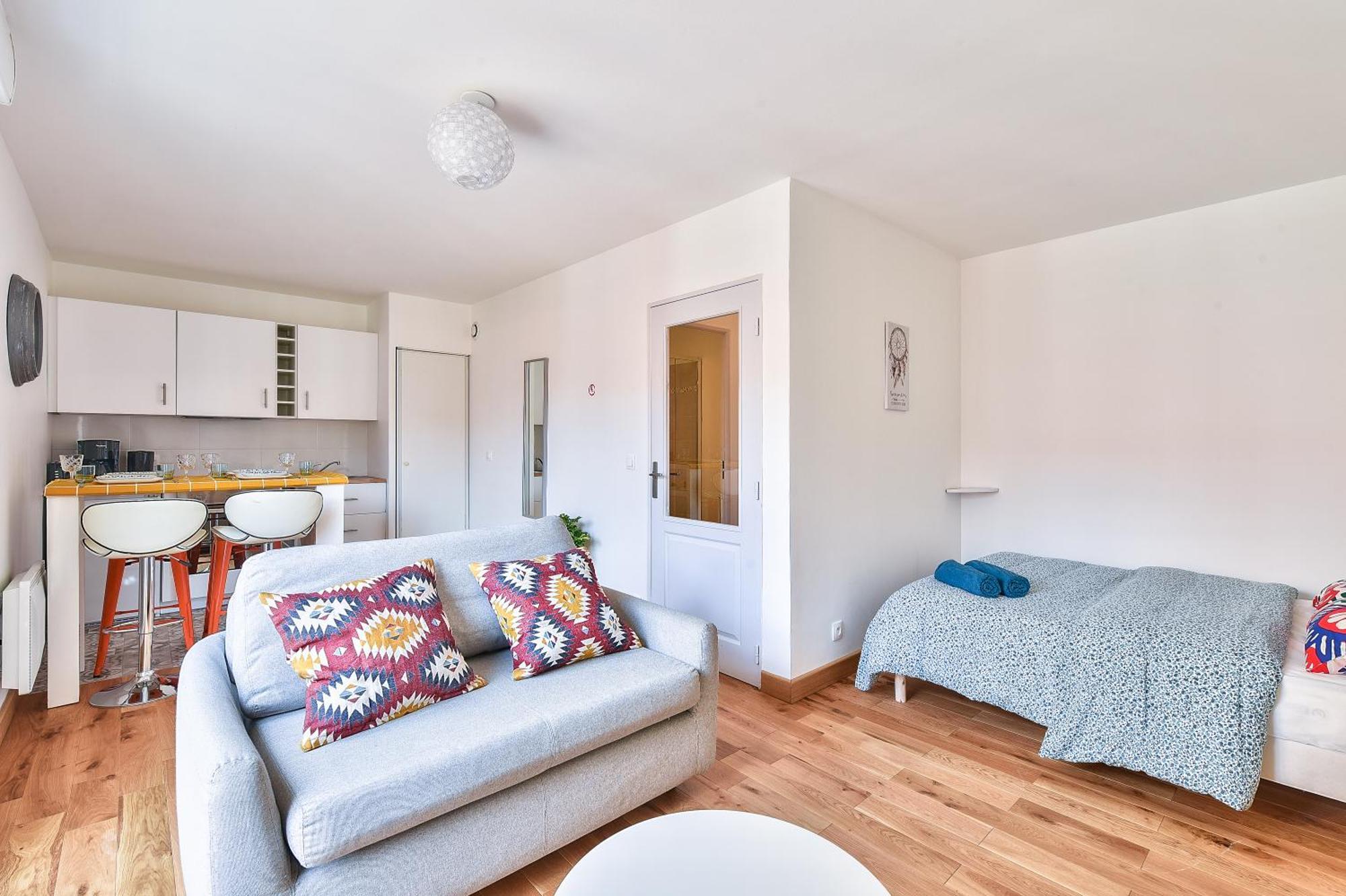 Apartment Budget Studio- The River Seine *